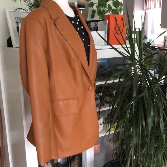 Gorgeous 1X Butter Soft Faux Leather Blazer terra-cotta/caramel colour NWT - Picture 2 of 9